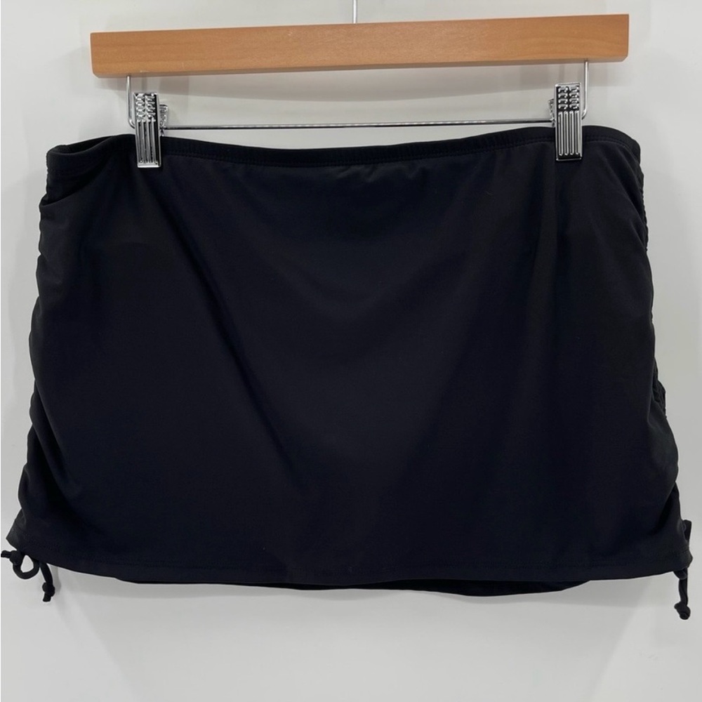 Large black swim skort